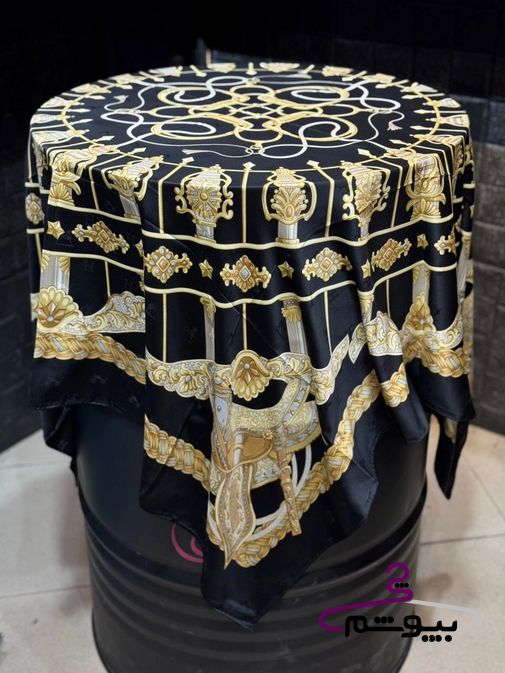 روسری طرح هرمس جواهر مشکی طلایی